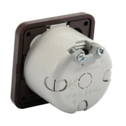 CBE Prise 230 V Avec Couvercle Presto 10000 -Plastimo Magasin cbe prise 230 v avec couvercle presto 10000 1